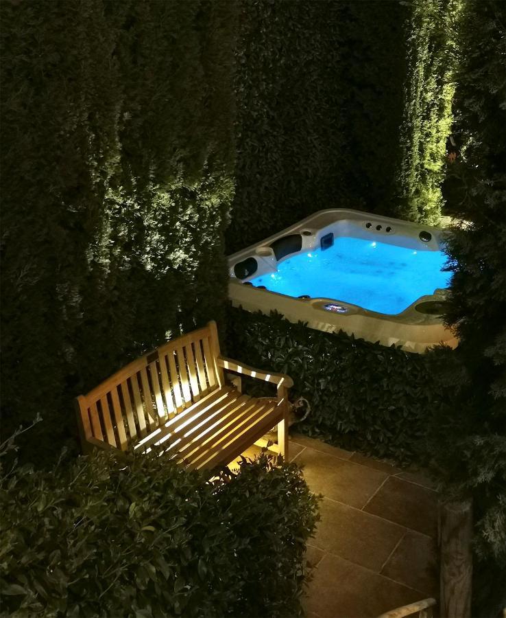 Le Petit Chateau Chateauneuf-de-Gadagne Ngoại thất bức ảnh