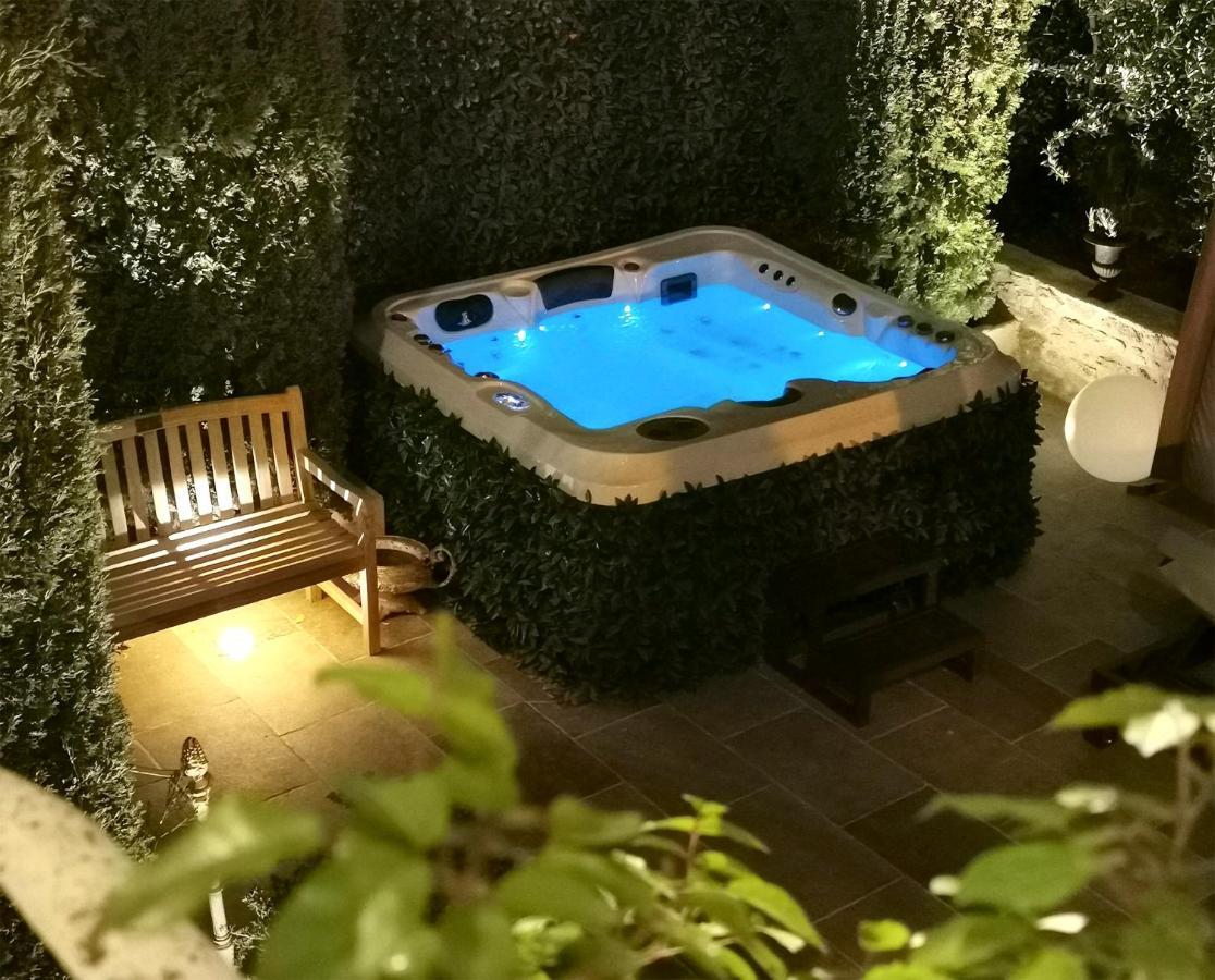 Le Petit Chateau Chateauneuf-de-Gadagne Ngoại thất bức ảnh
