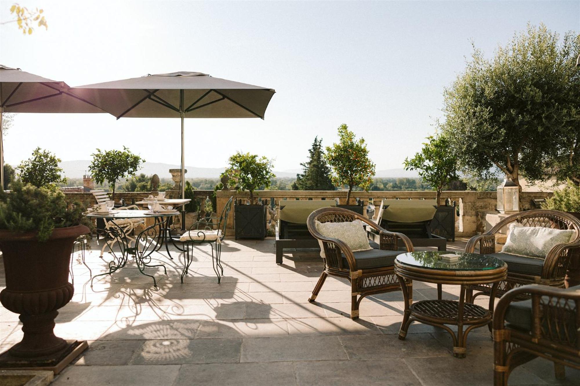 Le Petit Chateau Chateauneuf-de-Gadagne Ngoại thất bức ảnh